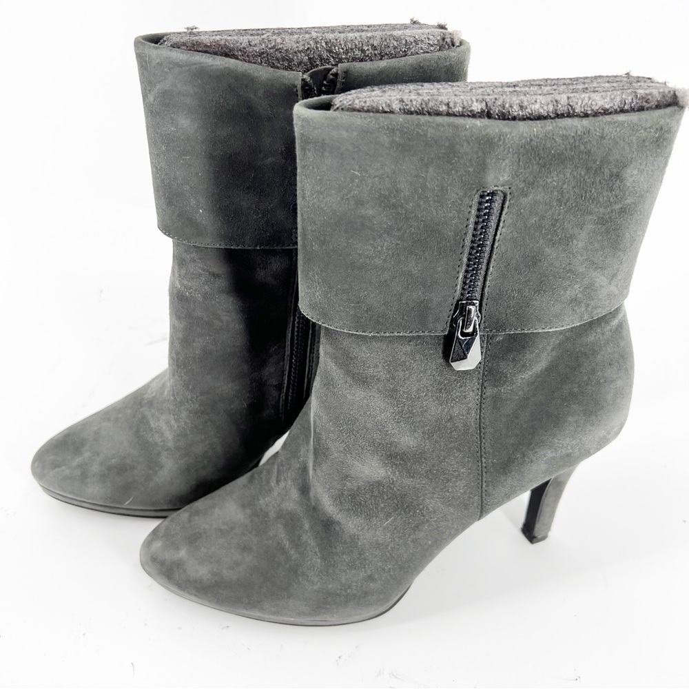 ✅ Tahari Women’s GABE Gray SUEDE Boot SIZE 9.5‎